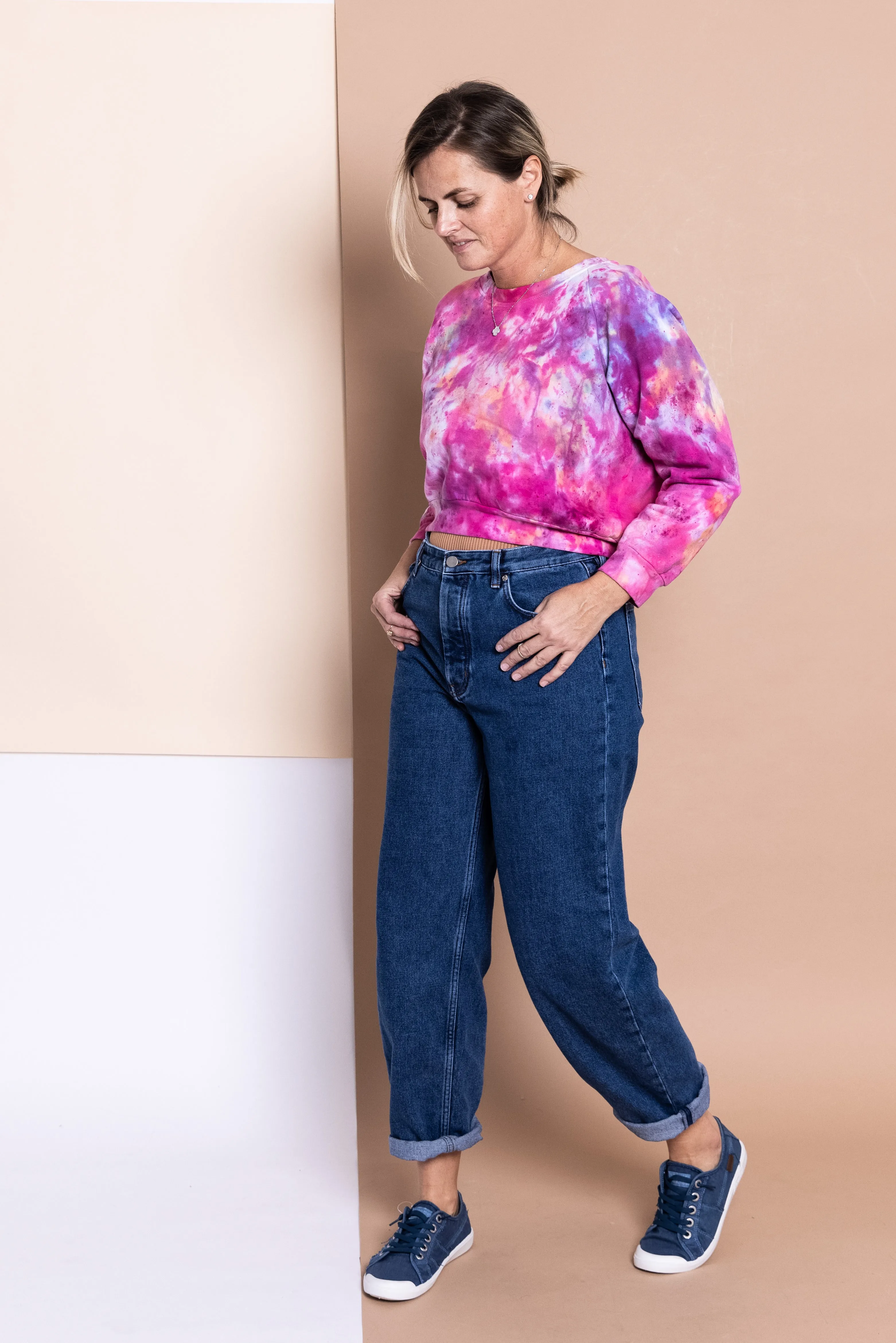 Organic Cotton Cropped Sweatshirt in Berry Explosive